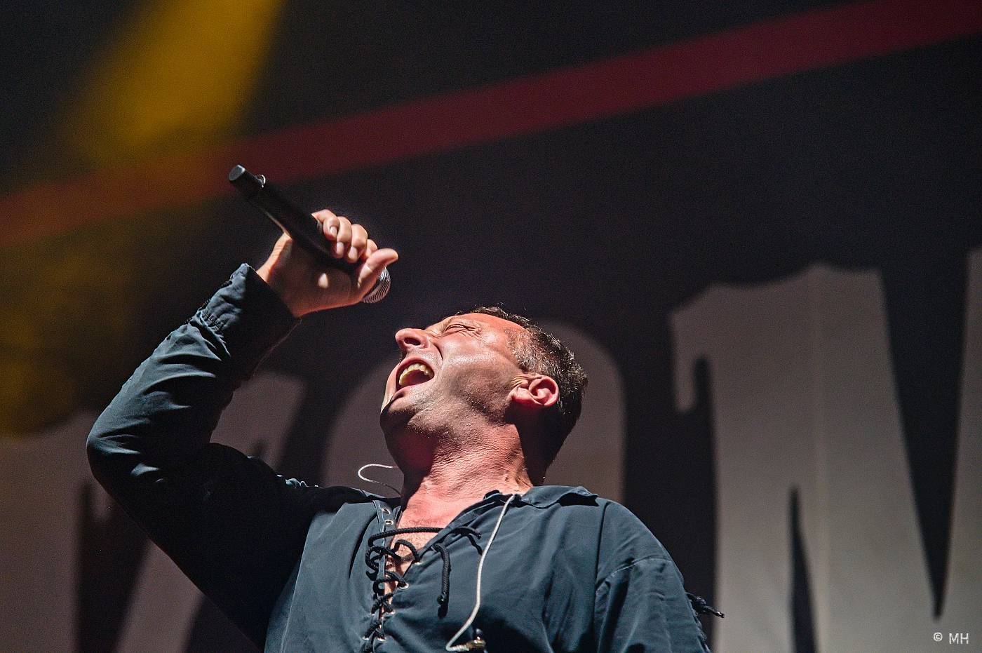 Vyprodaný Pekelný ostrov hostil Dymytry, Alkehol, Tři sestry, Vypsanou fiXu nebo Škwor