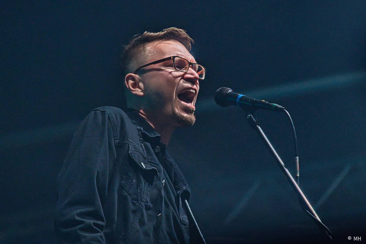 Vyprodaný Pekelný ostrov hostil Dymytry, Alkehol, Tři sestry, Vypsanou fiXu nebo Škwor