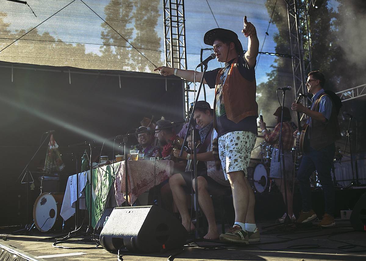 Excentrický Oliver Tree rozeskákal Ledárny Braník, jeho hostem byli Lufťáci