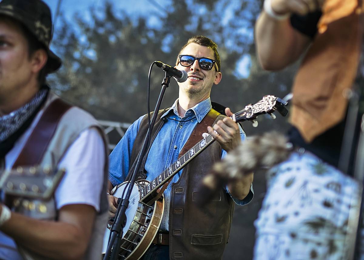 Excentrický Oliver Tree rozeskákal Ledárny Braník, jeho hostem byli Lufťáci