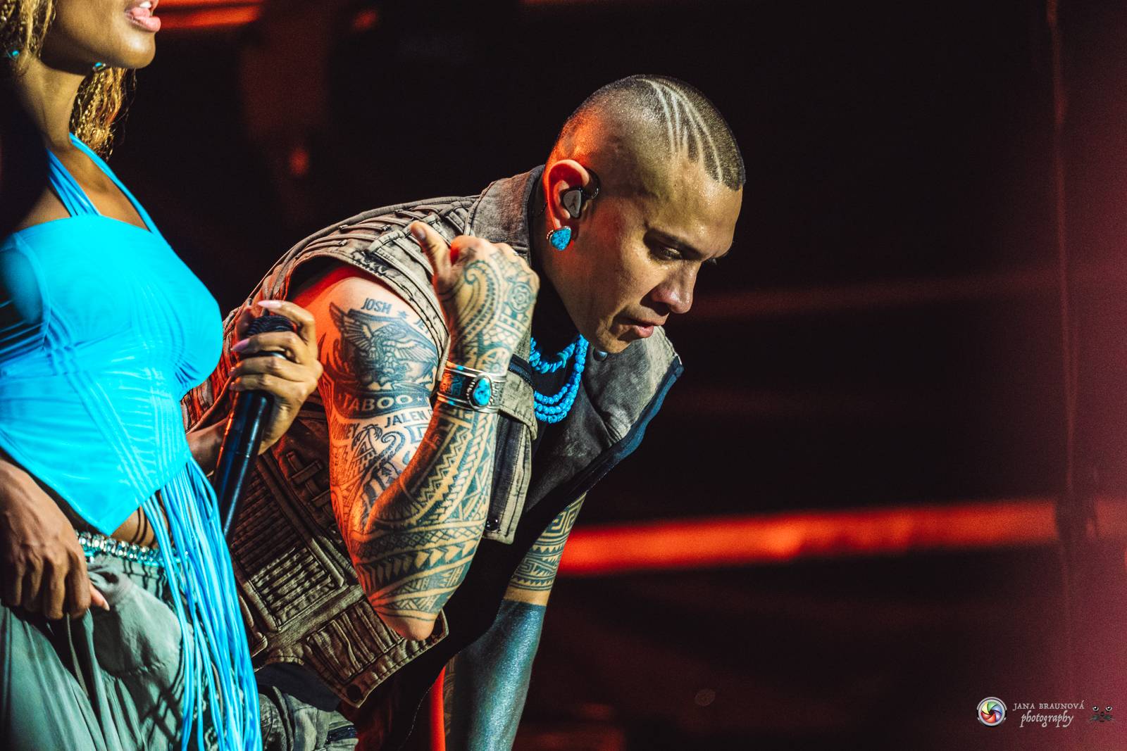 Povedený návrat do Prahy. Black Eyed Peas roztančili Žluté lázně