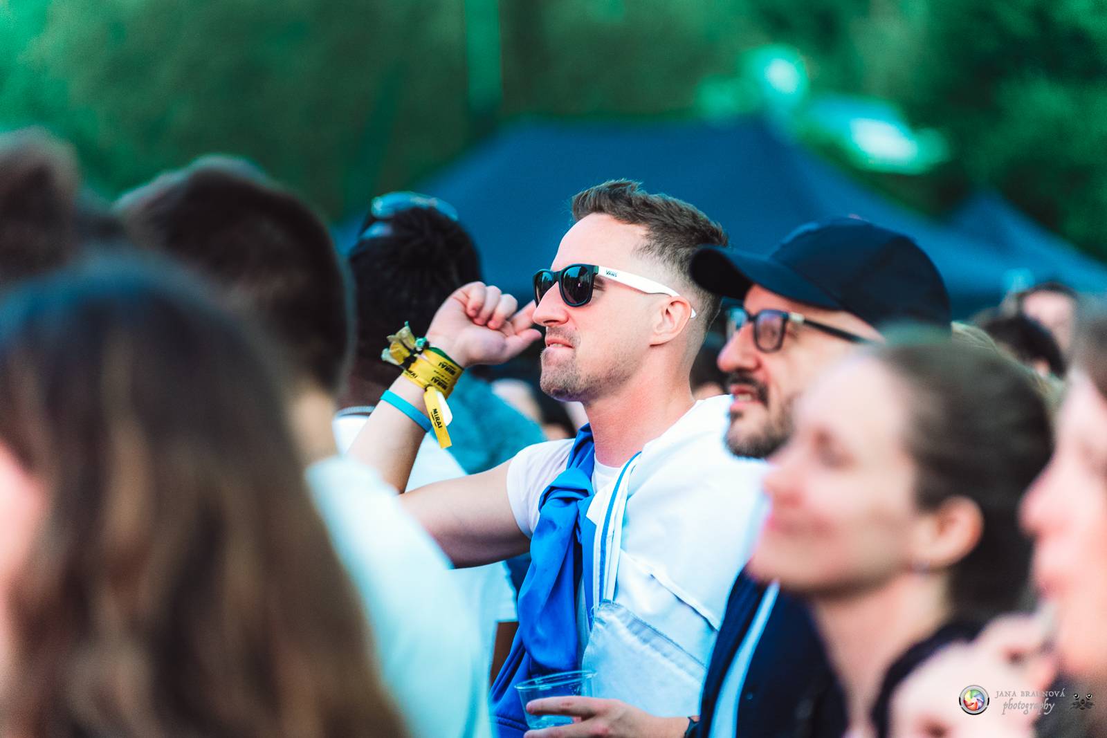 Povedený návrat do Prahy. Black Eyed Peas roztančili Žluté lázně