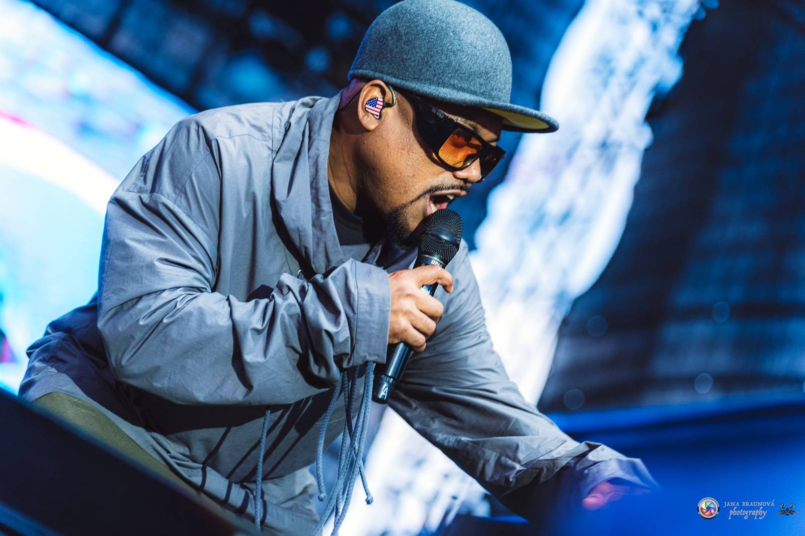 Povedený návrat do Prahy. Black Eyed Peas roztančili Žluté lázně