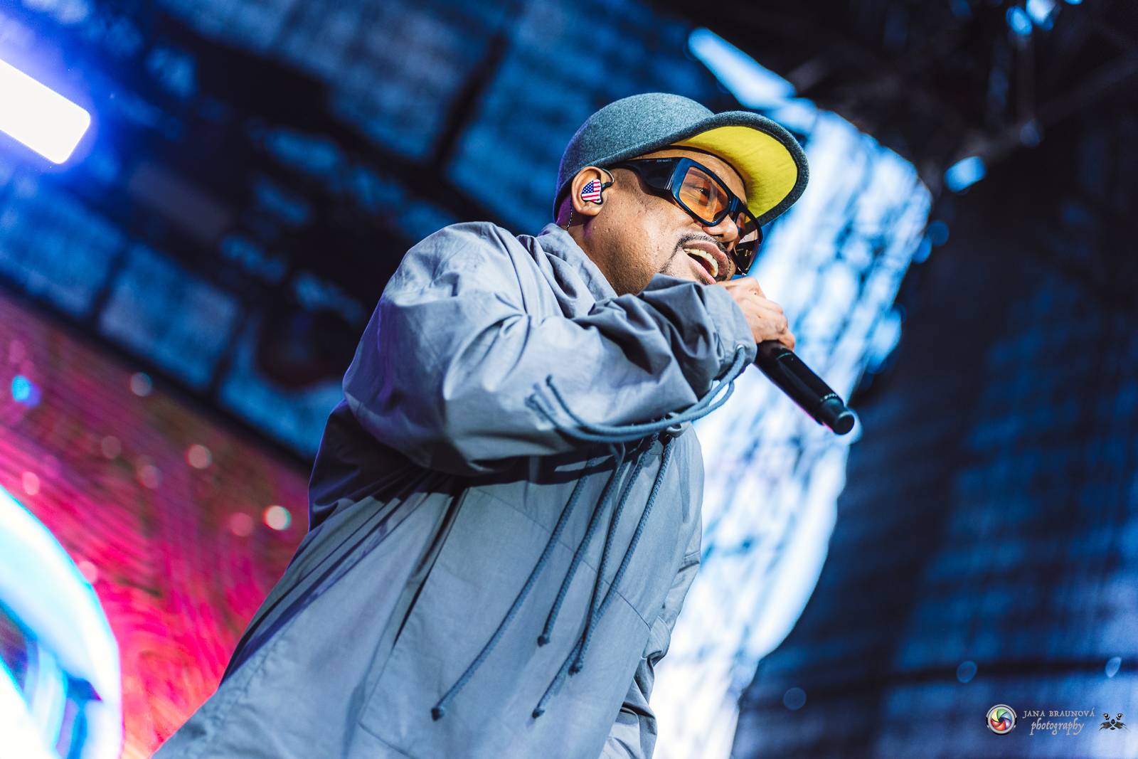 Povedený návrat do Prahy. Black Eyed Peas roztančili Žluté lázně