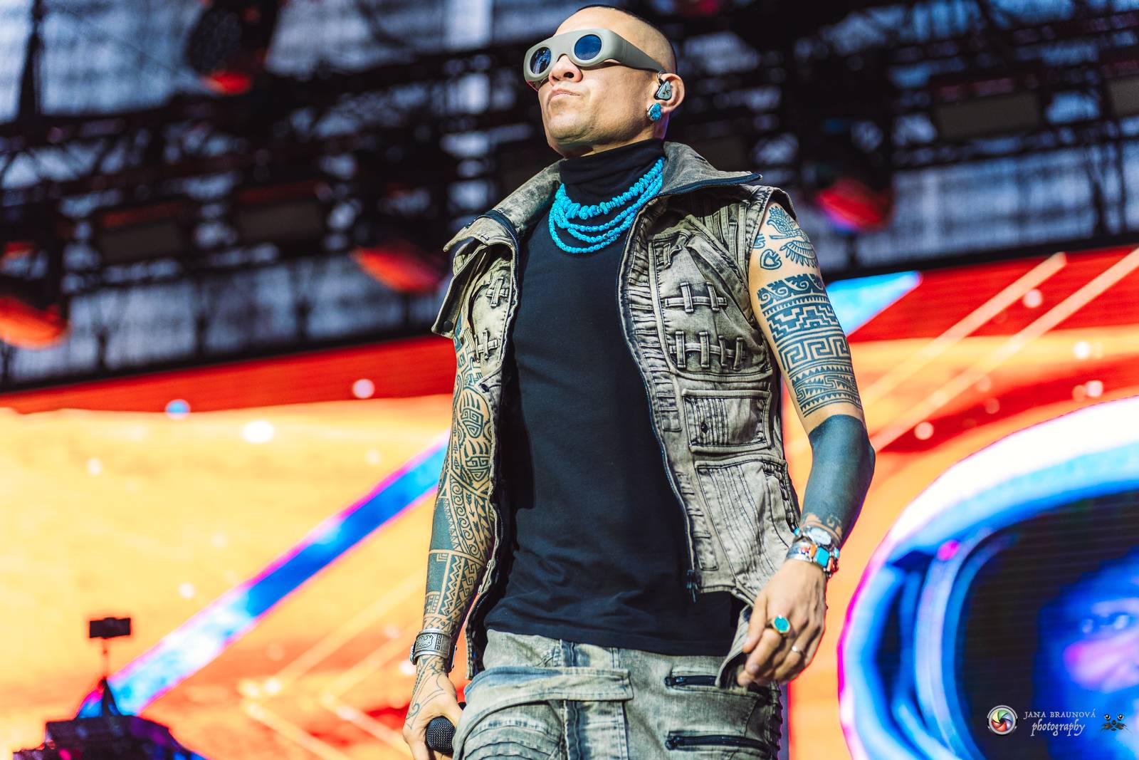 Povedený návrat do Prahy. Black Eyed Peas roztančili Žluté lázně