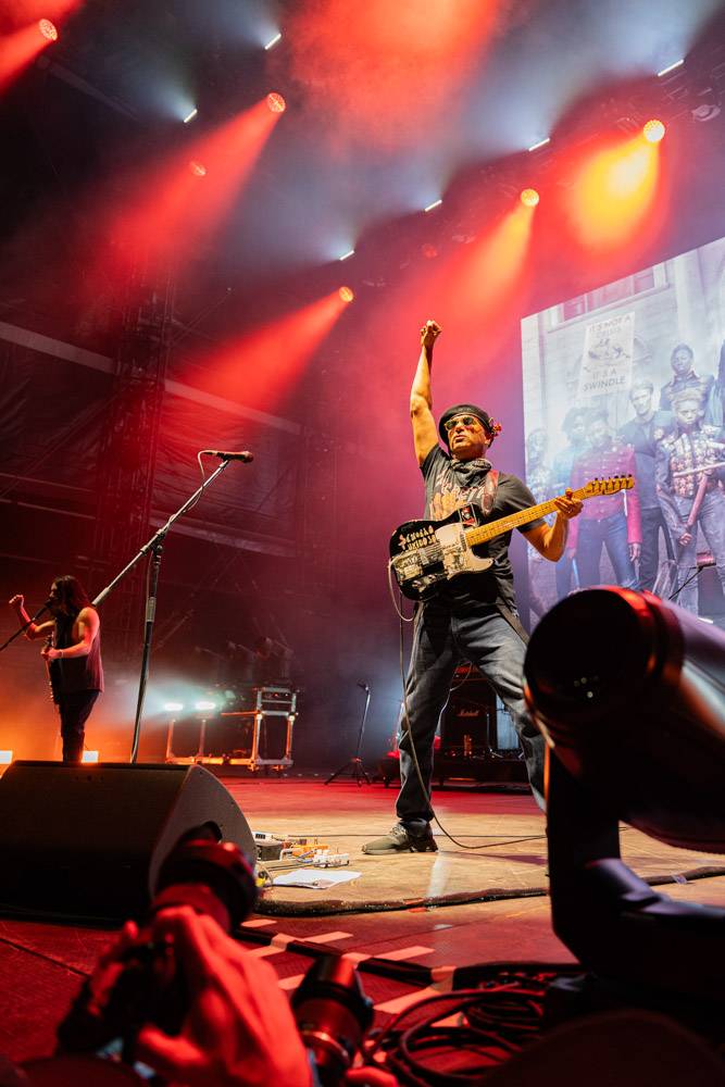 Colours of Ostrava zahájil Vojtěch Dyk, Tom Morello ohromil svým kytarovým mistrovstvím