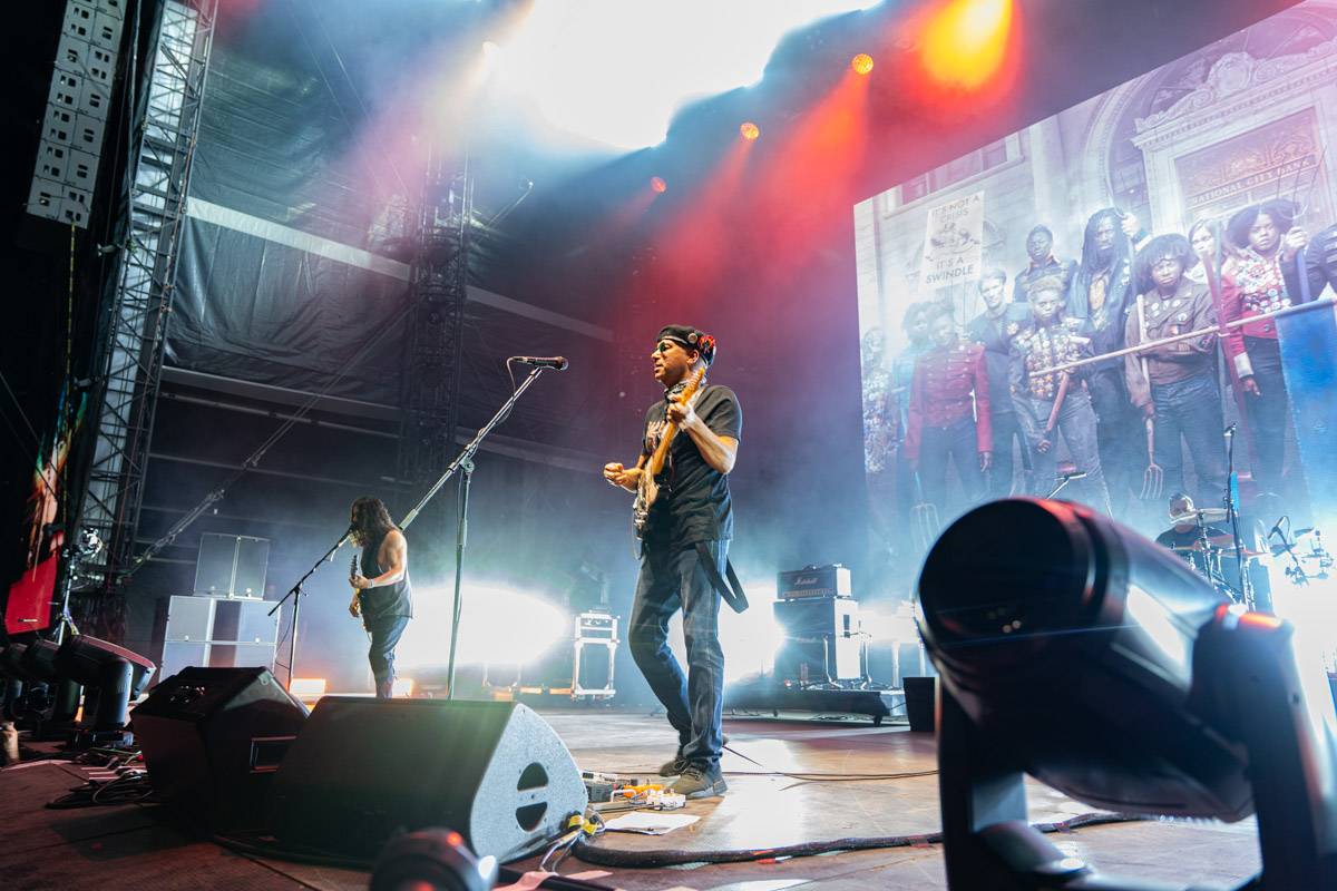 Colours of Ostrava zahájil Vojtěch Dyk, Tom Morello ohromil svým kytarovým mistrovstvím