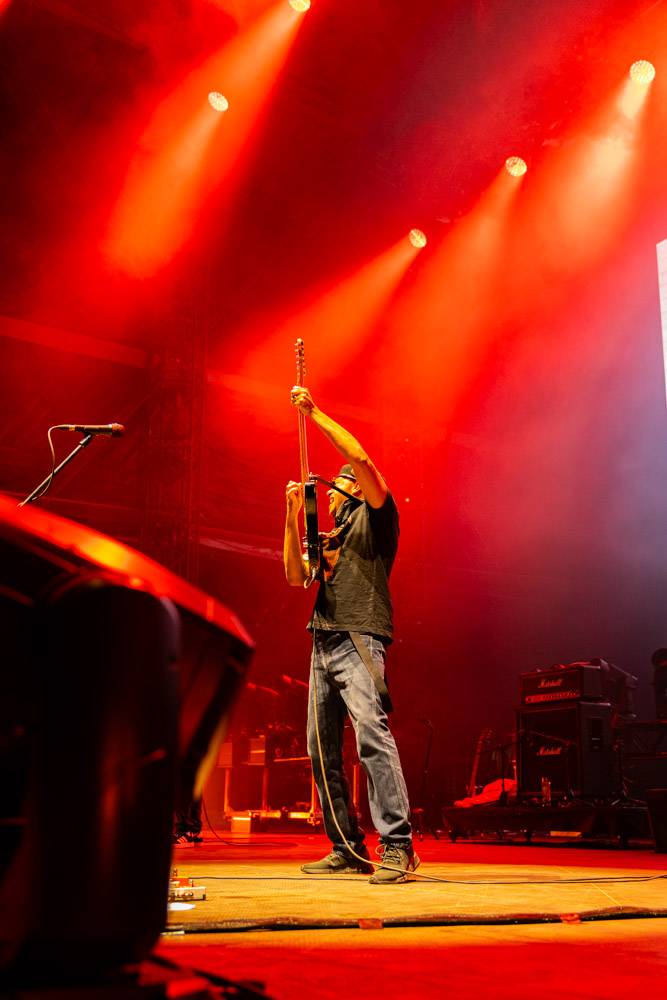 Colours of Ostrava zahájil Vojtěch Dyk, Tom Morello ohromil svým kytarovým mistrovstvím