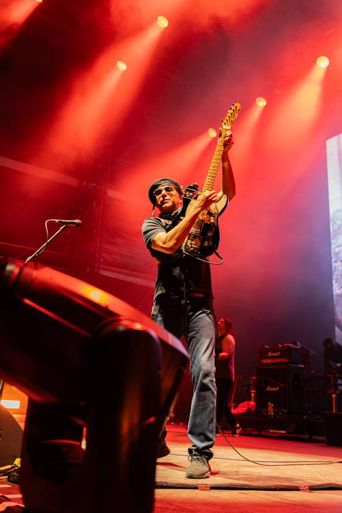 Colours of Ostrava zahájil Vojtěch Dyk, Tom Morello ohromil svým kytarovým mistrovstvím