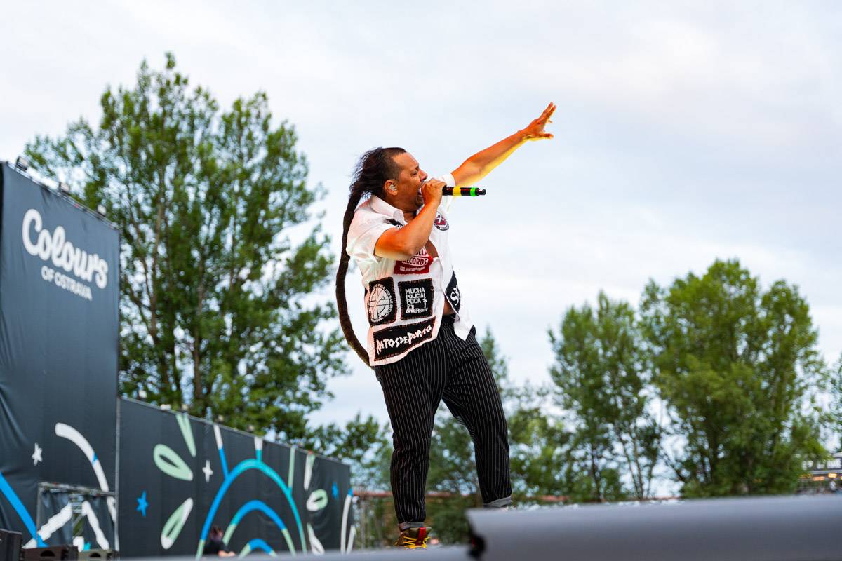 Colours of Ostrava zahájil Vojtěch Dyk, Tom Morello ohromil svým kytarovým mistrovstvím