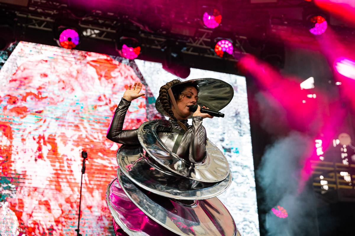 Colours of Ostrava zahájil Vojtěch Dyk, Tom Morello ohromil svým kytarovým mistrovstvím