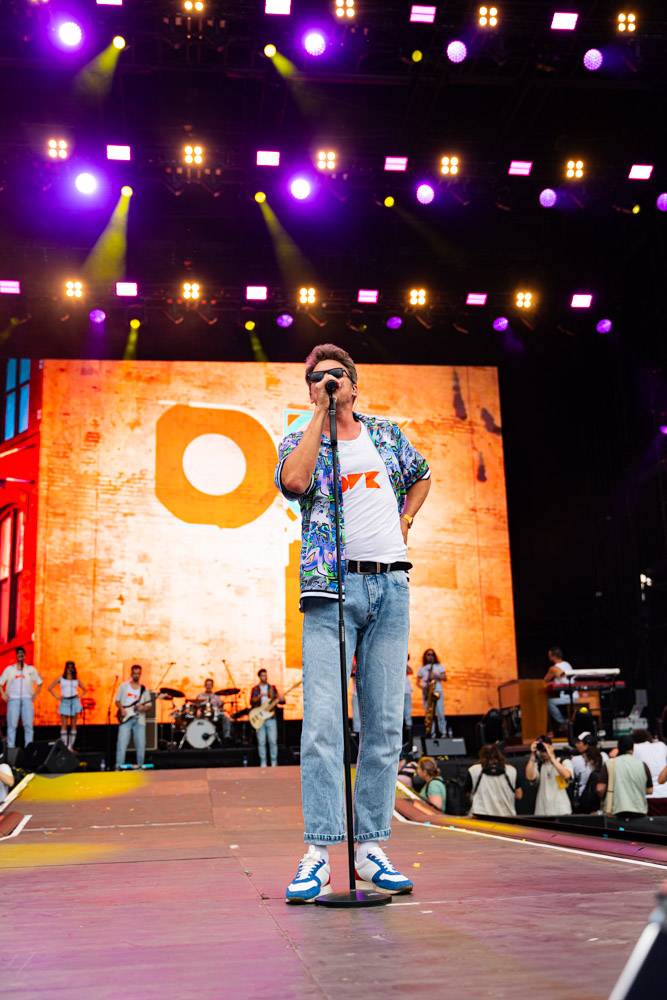 Colours of Ostrava zahájil Vojtěch Dyk, Tom Morello ohromil svým kytarovým mistrovstvím