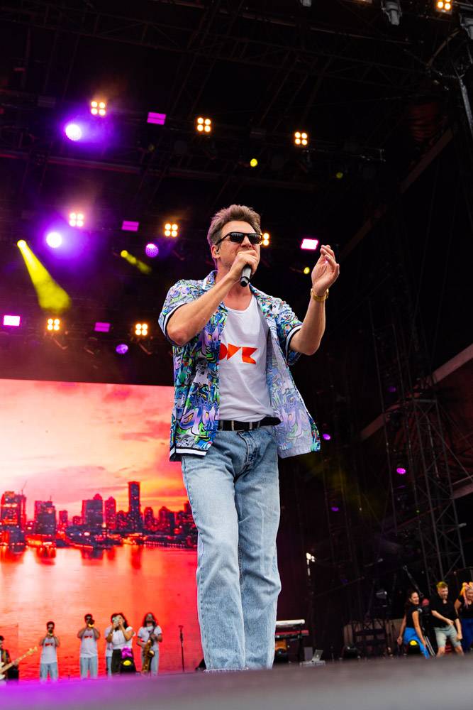 Colours of Ostrava zahájil Vojtěch Dyk, Tom Morello ohromil svým kytarovým mistrovstvím