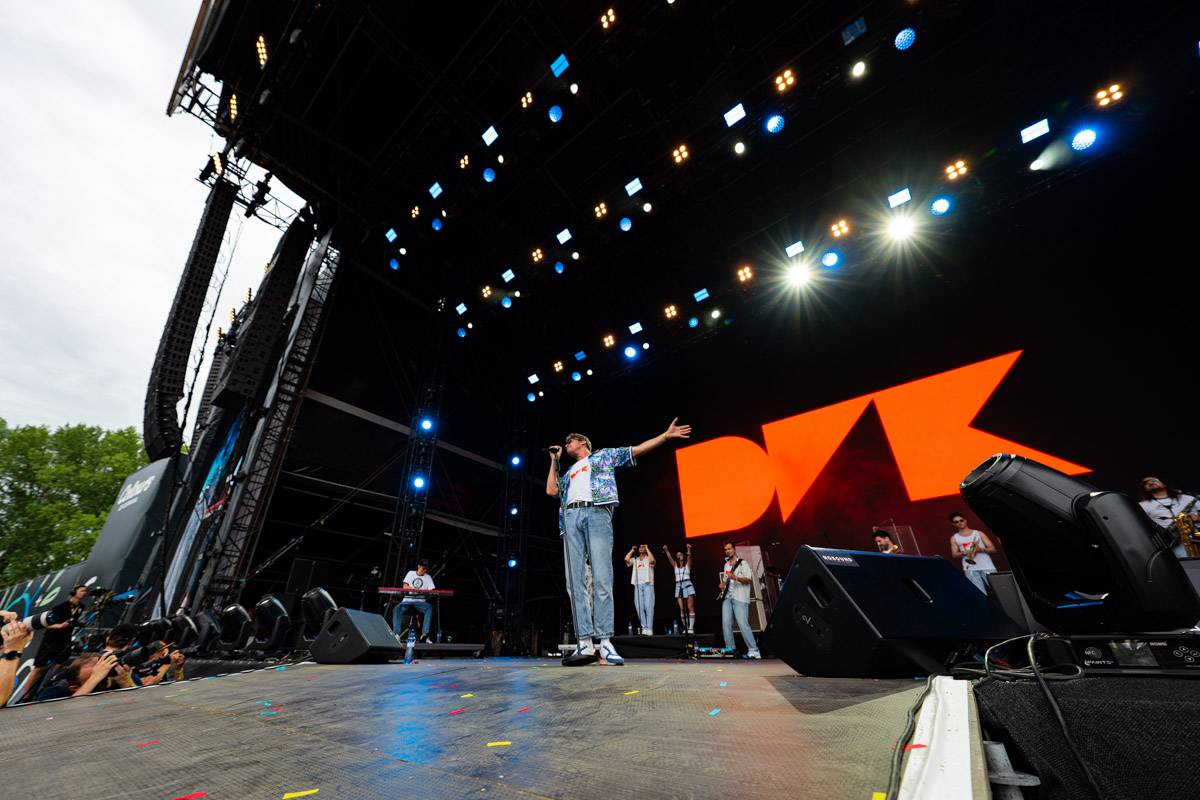 Colours of Ostrava zahájil Vojtěch Dyk, Tom Morello ohromil svým kytarovým mistrovstvím