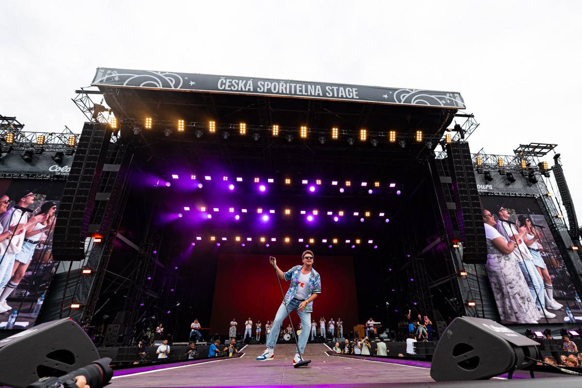 Colours of Ostrava zahájil Vojtěch Dyk, Tom Morello ohromil svým kytarovým mistrovstvím