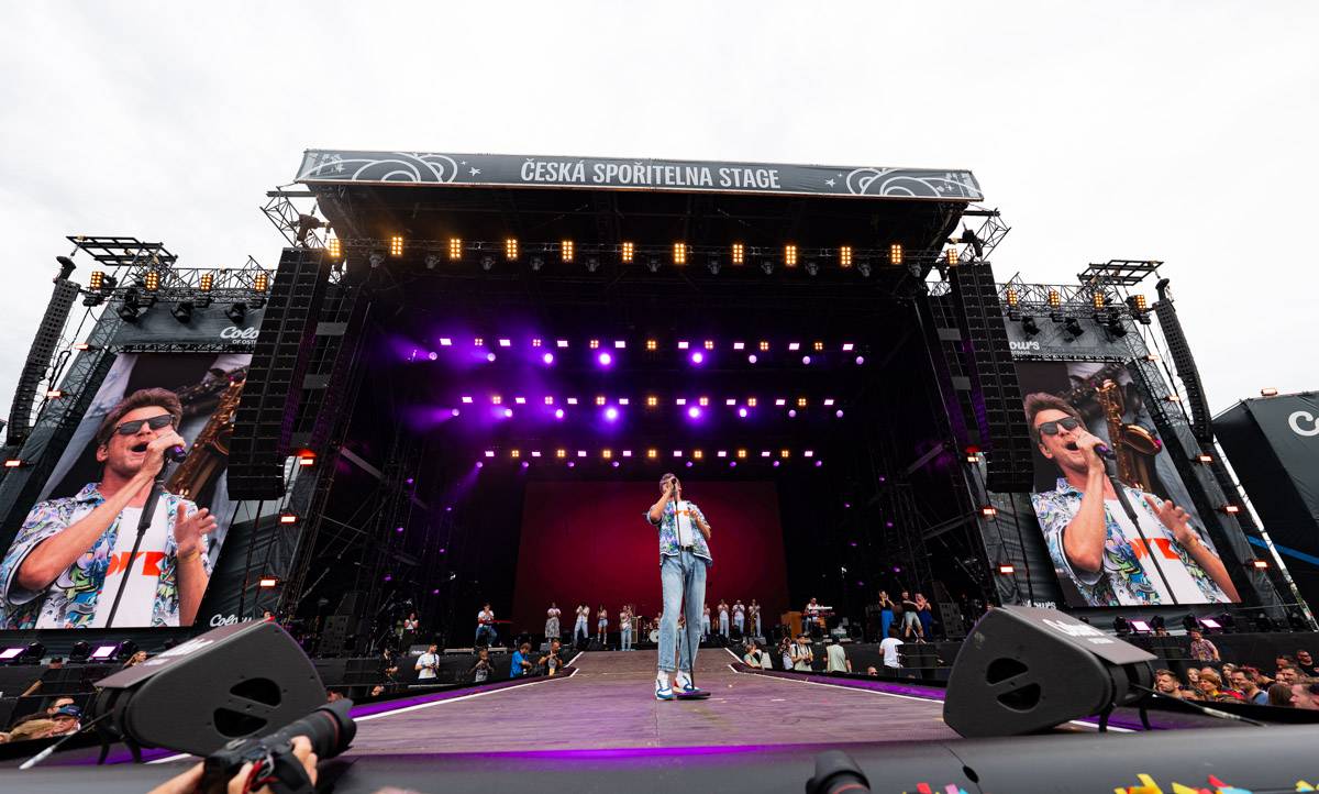 Colours of Ostrava zahájil Vojtěch Dyk, Tom Morello ohromil svým kytarovým mistrovstvím