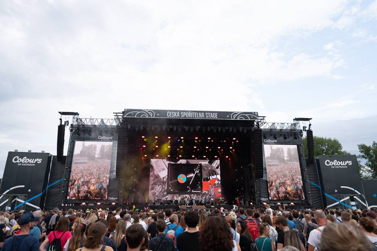 Colours of Ostrava zahájil Vojtěch Dyk, Tom Morello ohromil svým kytarovým mistrovstvím