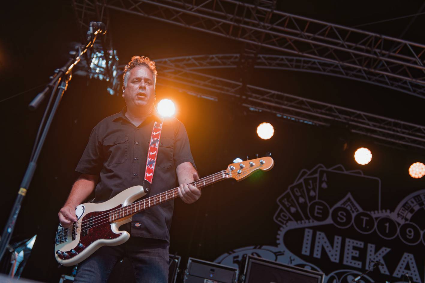 Iné Kafe odehrálo před zaplněnou Občanskou plovárnou jediný letošní pražský koncert