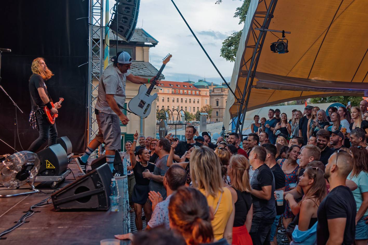 Iné Kafe odehrálo před zaplněnou Občanskou plovárnou jediný letošní pražský koncert