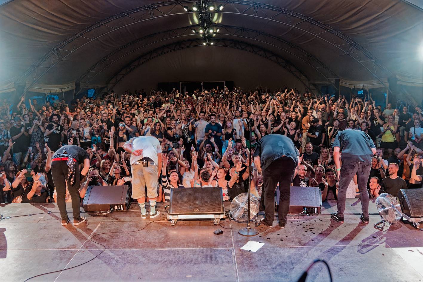 Iné Kafe odehrálo před zaplněnou Občanskou plovárnou jediný letošní pražský koncert