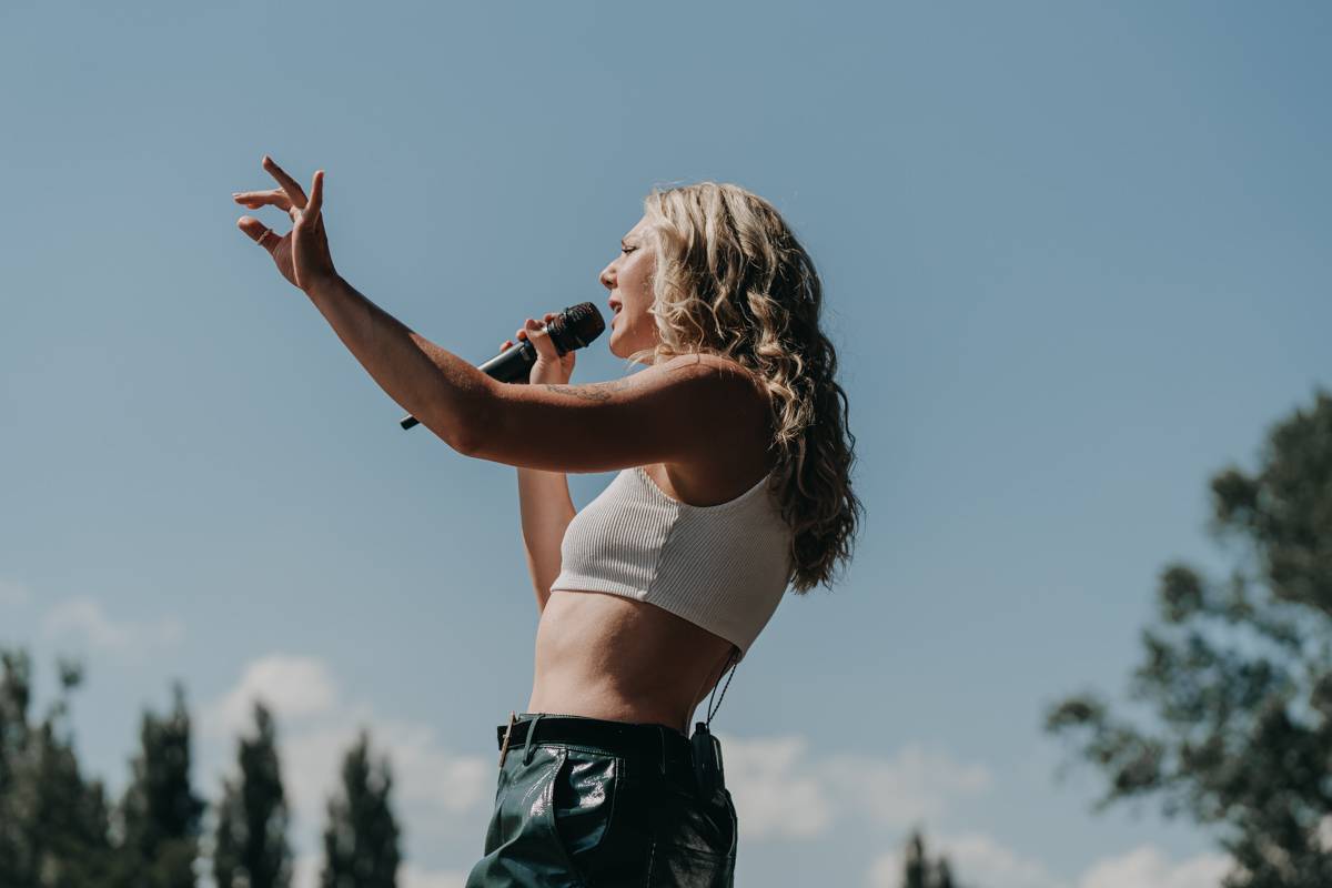 Třetí den na Colours of Ostrava pod taktovkou Lenny, Emmy Smetany a Jordana Haje nebo Son Mieux