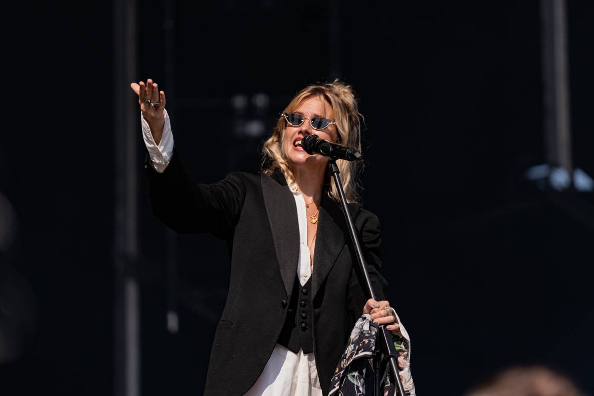 Třetí den na Colours of Ostrava pod taktovkou Lenny, Emmy Smetany a Jordana Haje nebo Son Mieux