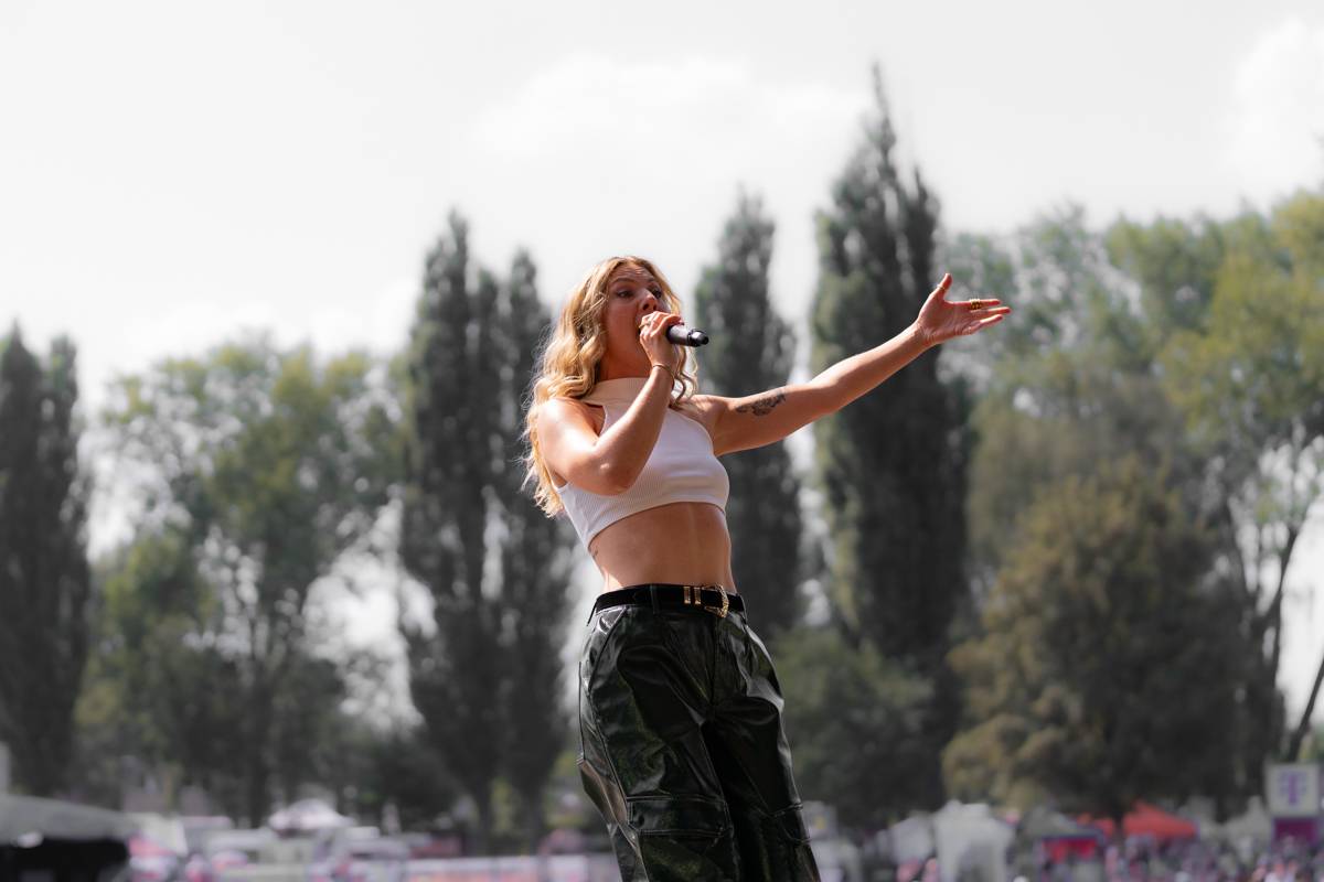 Třetí den na Colours of Ostrava pod taktovkou Lenny, Emmy Smetany a Jordana Haje nebo Son Mieux