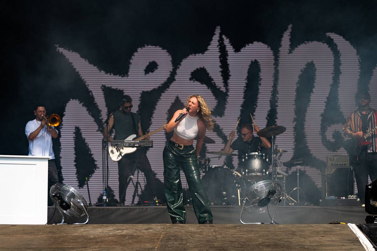 Třetí den na Colours of Ostrava pod taktovkou Lenny, Emmy Smetany a Jordana Haje nebo Son Mieux