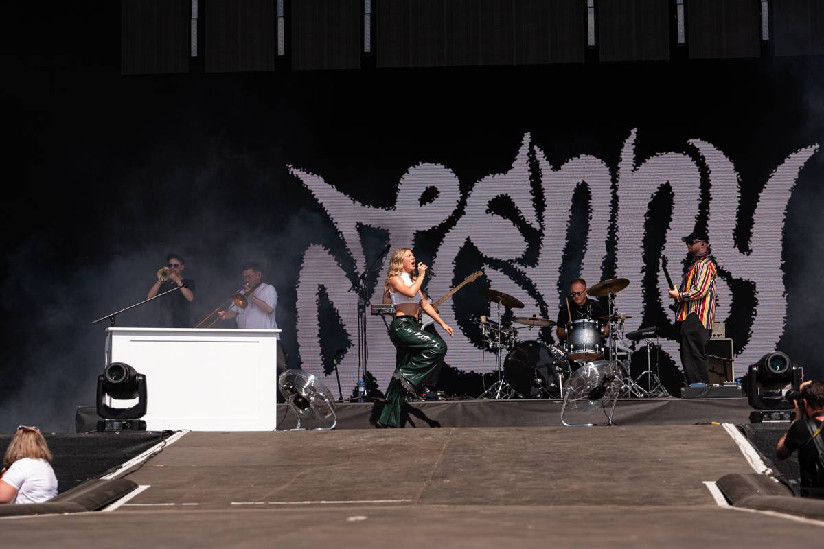 Třetí den na Colours of Ostrava pod taktovkou Lenny, Emmy Smetany a Jordana Haje nebo Son Mieux