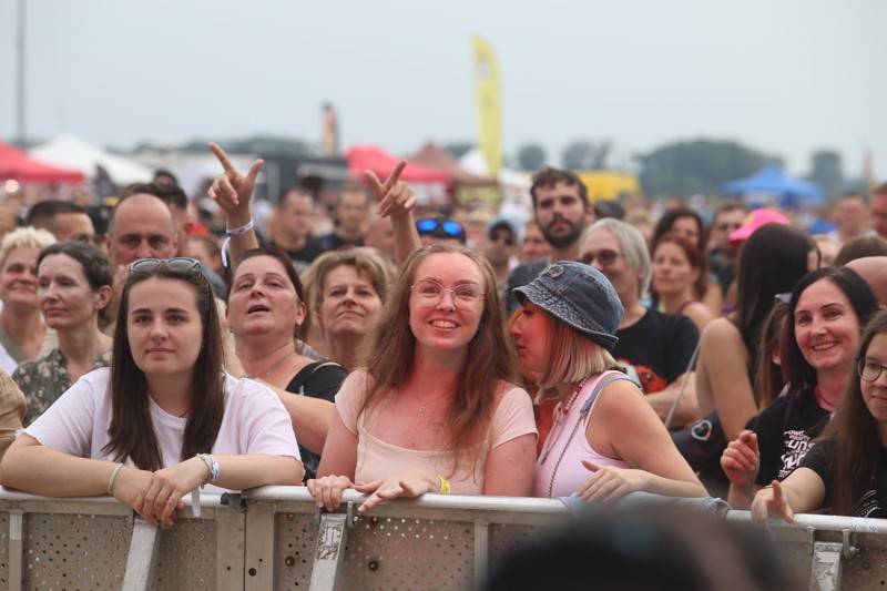 Cibula Fest slavil patnáct let. Přáli mu Dymytry, Jelen či Kontrafakt, Mirai Navrátil v areálu přistál s letadlem