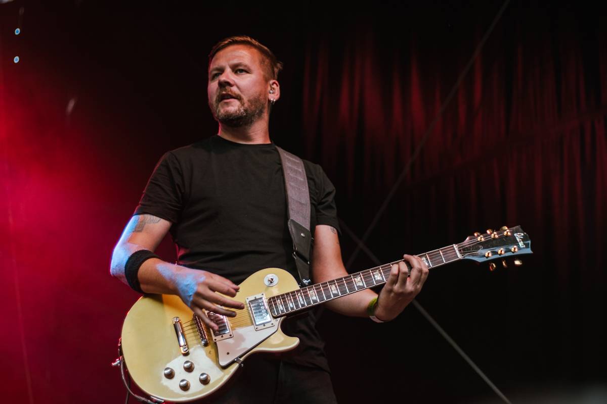 Michal Hrůza zazpíval Občanské plovárně, na pódium si pozval i Michala Malátného