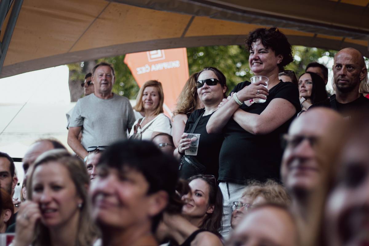 Michal Hrůza zazpíval Občanské plovárně, na pódium si pozval i Michala Malátného