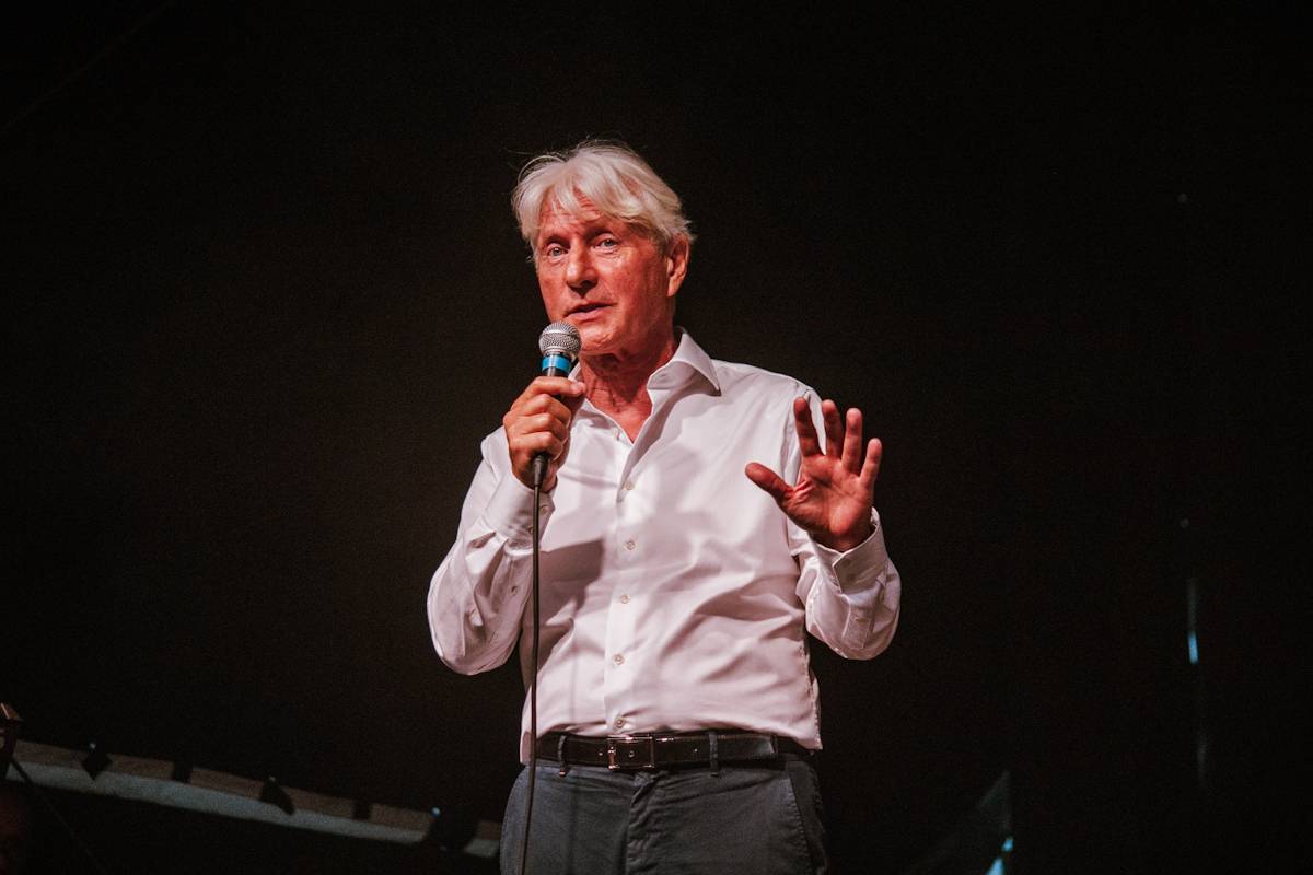 Michal Hrůza zazpíval Občanské plovárně, na pódium si pozval i Michala Malátného