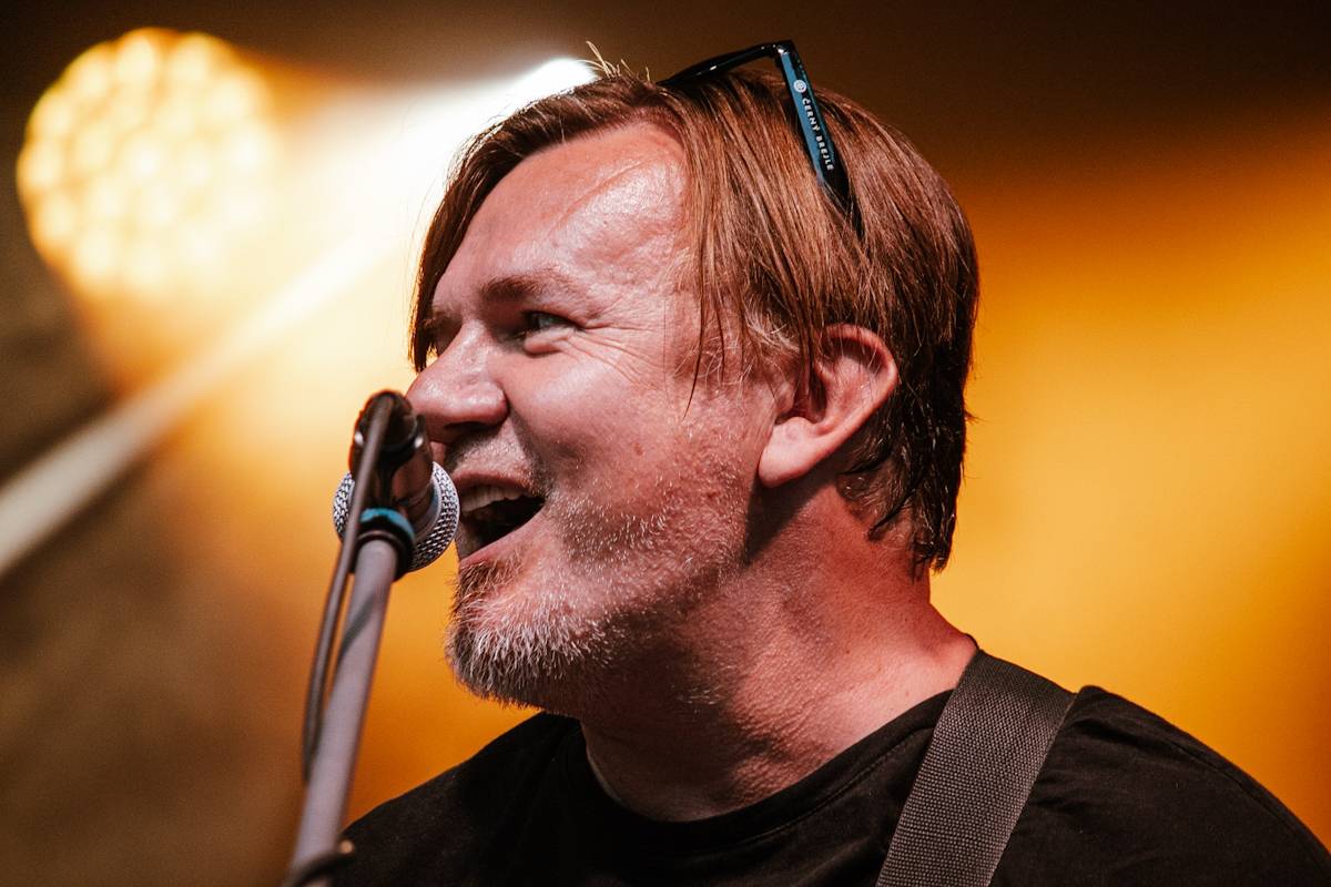 Michal Hrůza zazpíval Občanské plovárně, na pódium si pozval i Michala Malátného