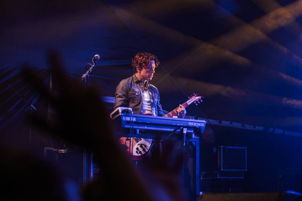 Michal Hrůza zazpíval Občanské plovárně, na pódium si pozval i Michala Malátného