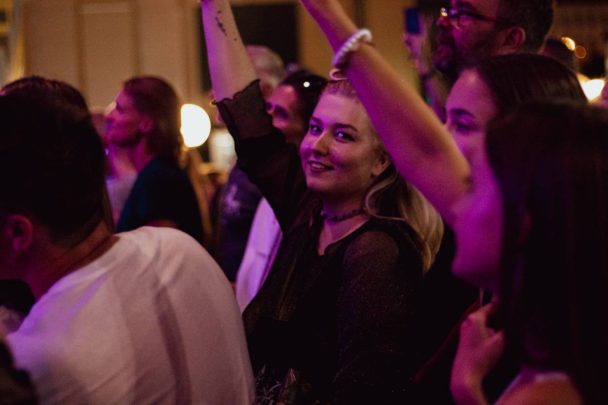 Michal Hrůza zazpíval Občanské plovárně, na pódium si pozval i Michala Malátného