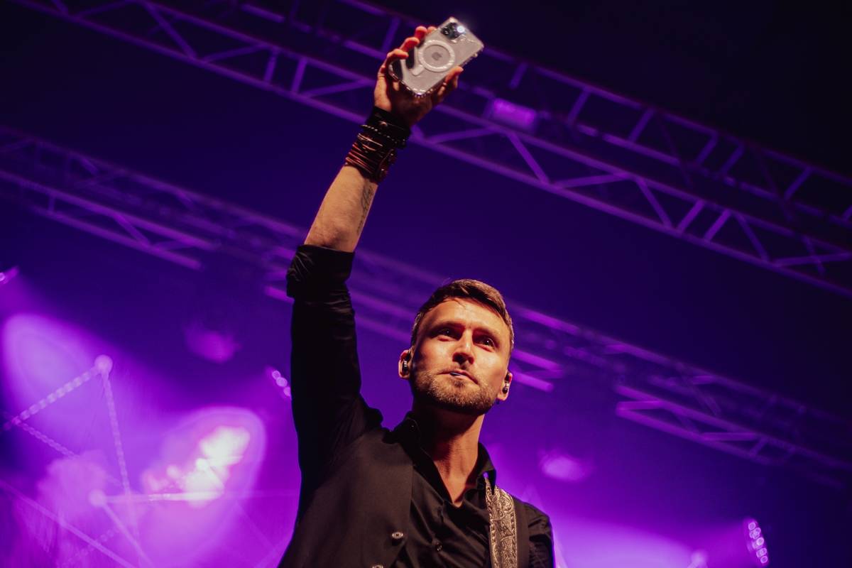 Michal Hrůza zazpíval Občanské plovárně, na pódium si pozval i Michala Malátného