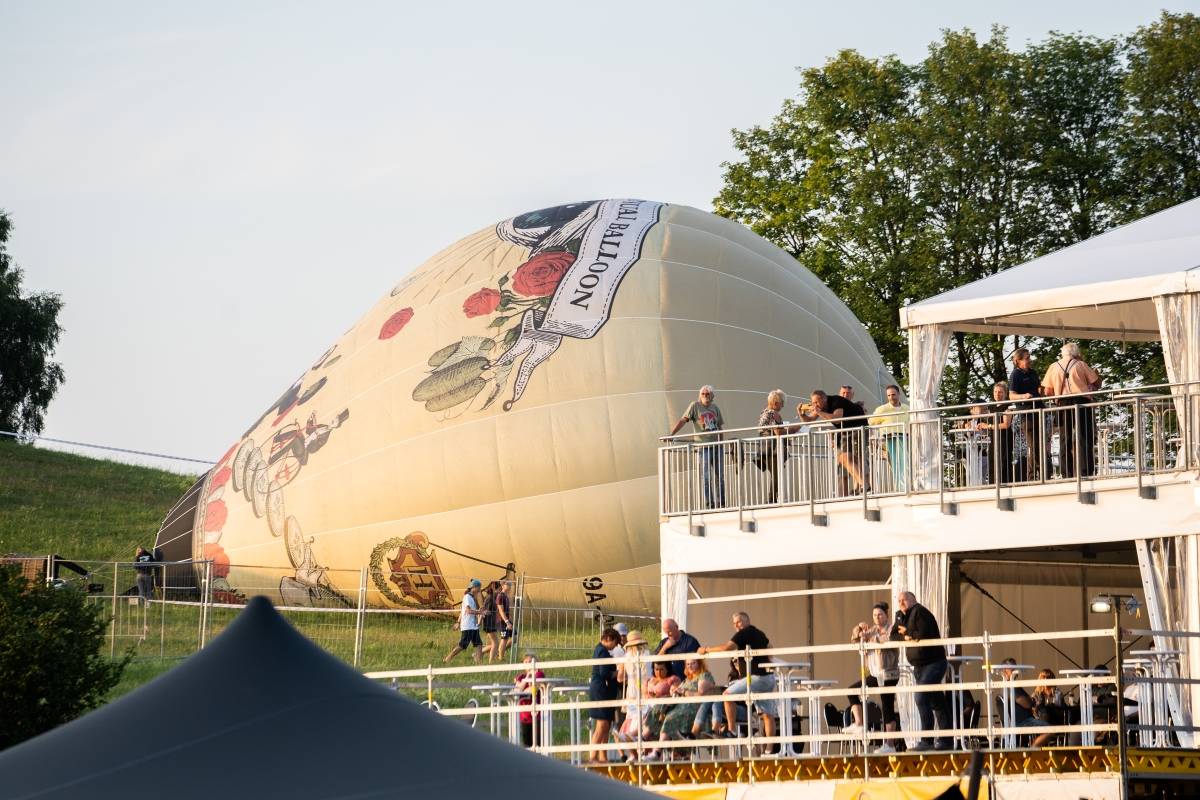 Benátská! slaví třicet let. První den přivezla Jelena, O5 a Radeček nebo Vypsanou fiXu