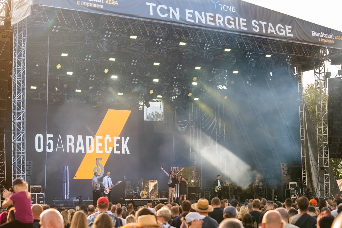 Benátská! slaví třicet let. První den přivezla Jelena, O5 a Radeček nebo Vypsanou fiXu