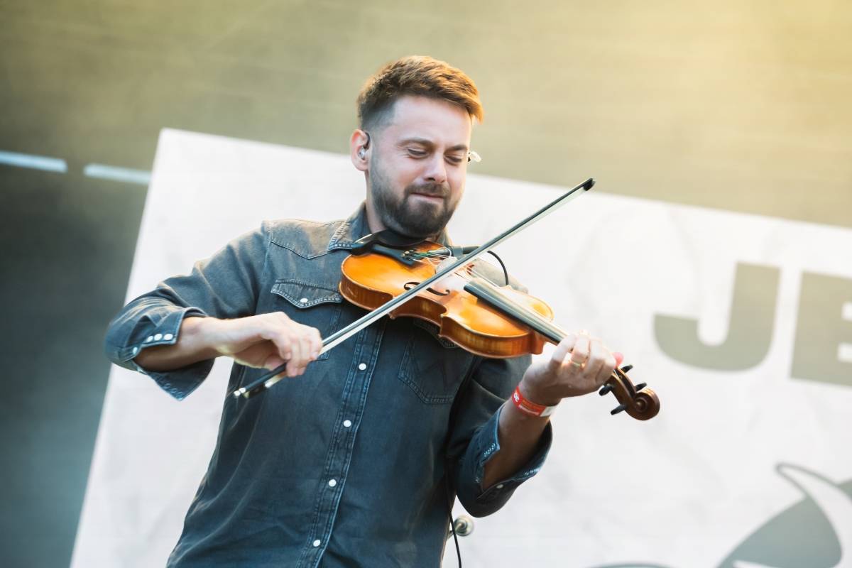 Benátská! slaví třicet let. První den přivezla Jelena, O5 a Radeček nebo Vypsanou fiXu