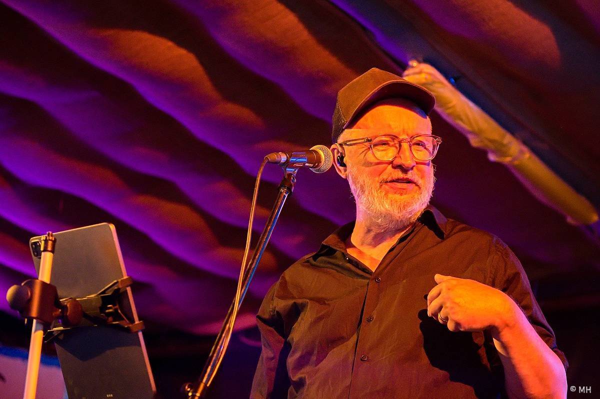 Ani déšť je nezastavil. Letní kapela s Jaromírem 99 bavili Plzeň