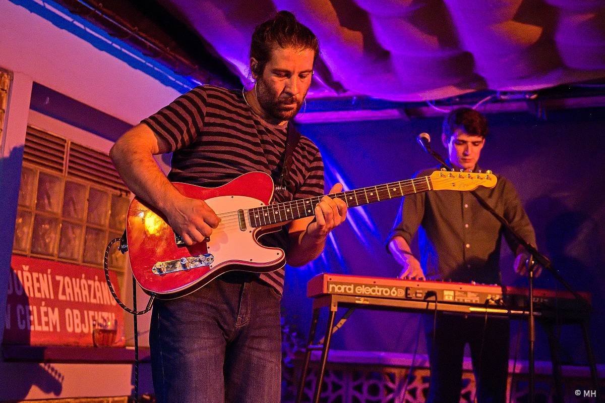 Ani déšť je nezastavil. Letní kapela s Jaromírem 99 bavili Plzeň