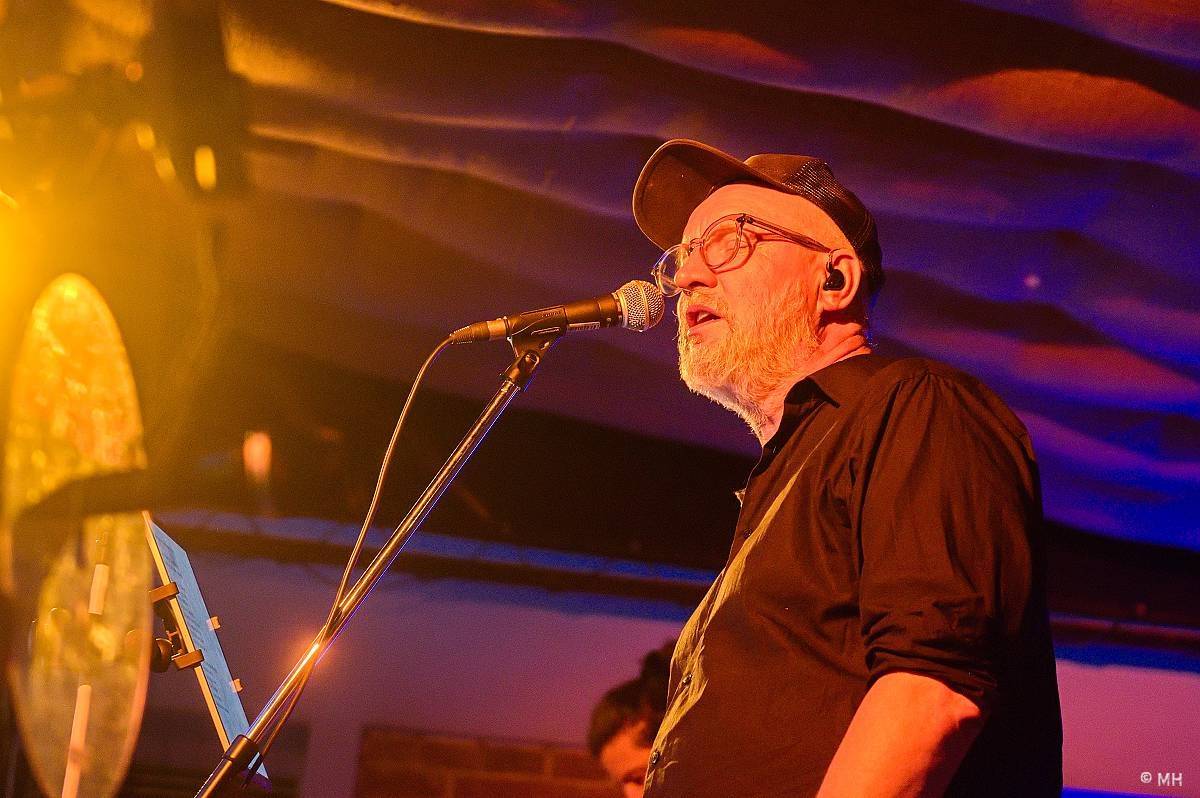 Ani déšť je nezastavil. Letní kapela s Jaromírem 99 bavili Plzeň