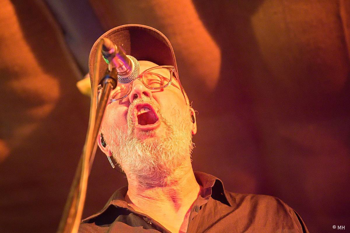 Ani déšť je nezastavil. Letní kapela s Jaromírem 99 bavili Plzeň