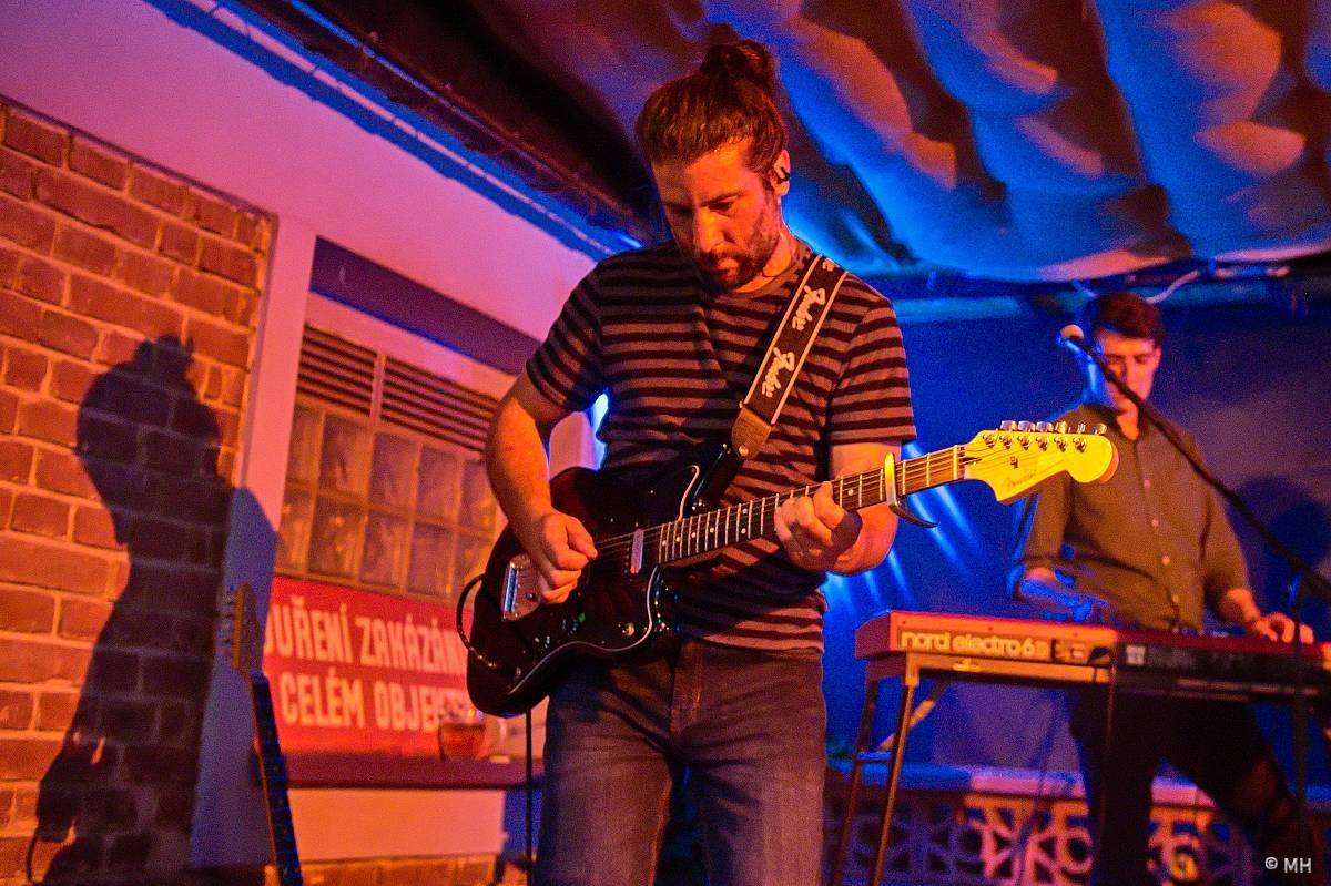 Ani déšť je nezastavil. Letní kapela s Jaromírem 99 bavili Plzeň