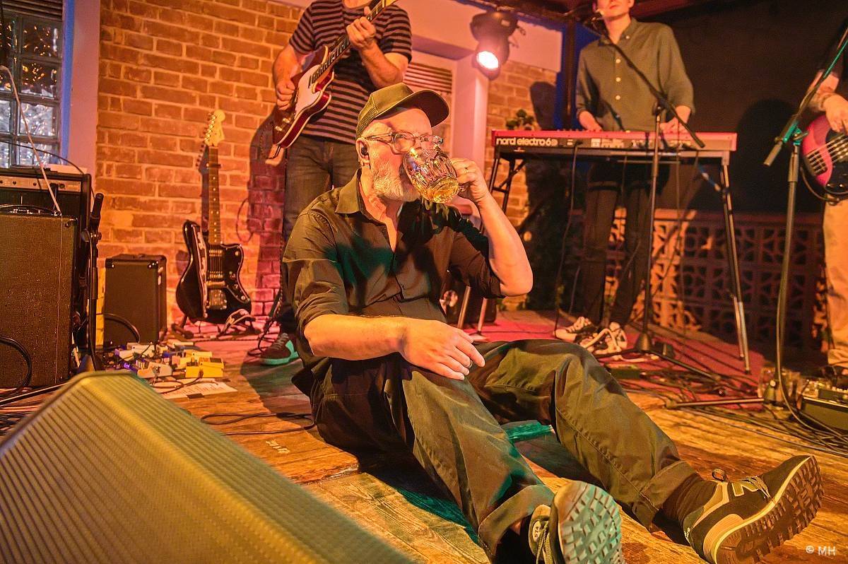 Ani déšť je nezastavil. Letní kapela s Jaromírem 99 bavili Plzeň