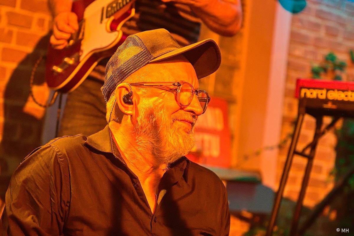 Ani déšť je nezastavil. Letní kapela s Jaromírem 99 bavili Plzeň