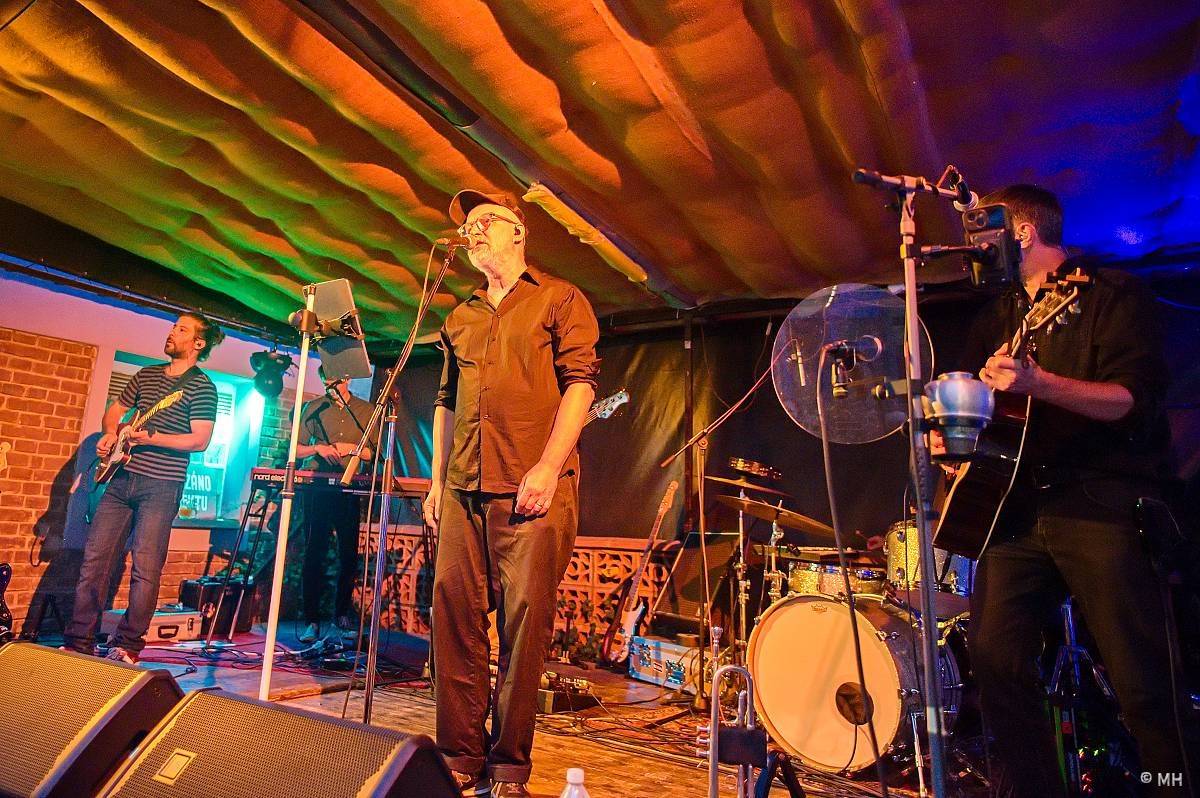 Ani déšť je nezastavil. Letní kapela s Jaromírem 99 bavili Plzeň