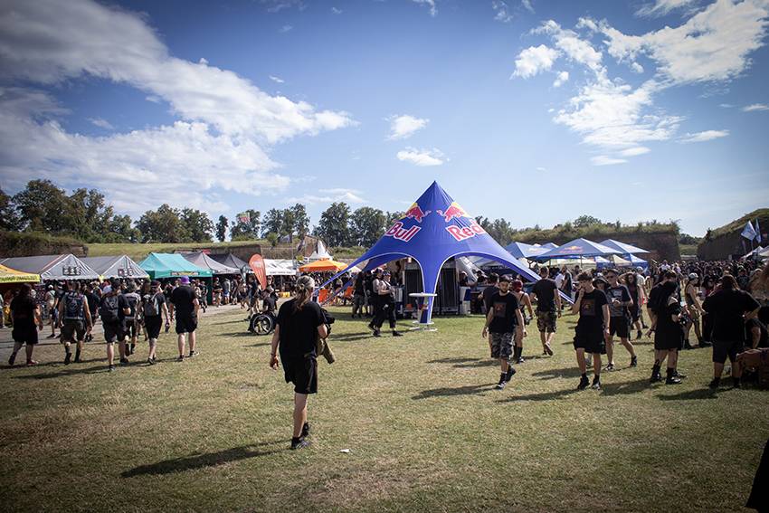 Brutal Assault otevřel své pekelné brány. První den přivítal Motionless in White, Exodus, Brutus i domácí Sněť