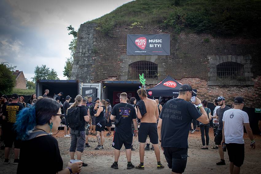 Na Brutal Assault se spojil metal s vážnou hudbou, Cult of Fire přehráli za doprovodu orchestru skladby Bedřicha Smetany
